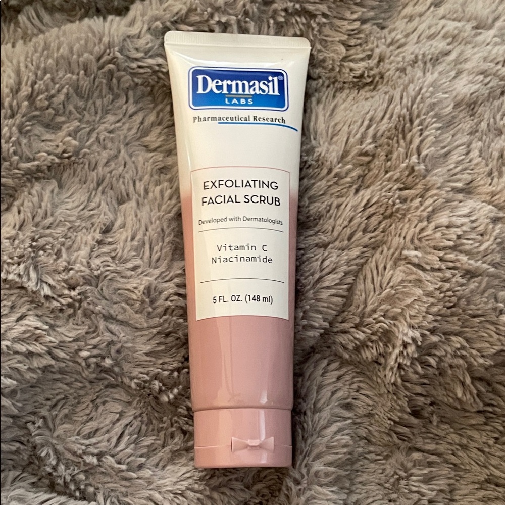 Dermasil Labs Exfoliating Facial Scrub - Pink